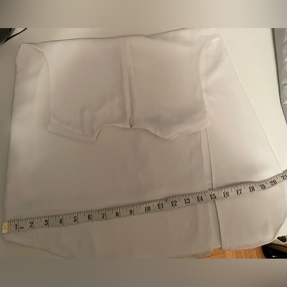 Babaton Hobpkins white sleeveless blouse in Small - Picture 9 of 9